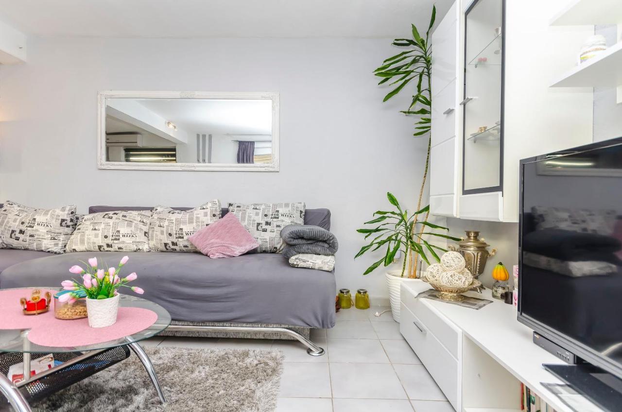 Apartment Branislava Rogoznica  Zewnętrze zdjęcie